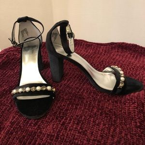 Perla Black Velvet Shoes